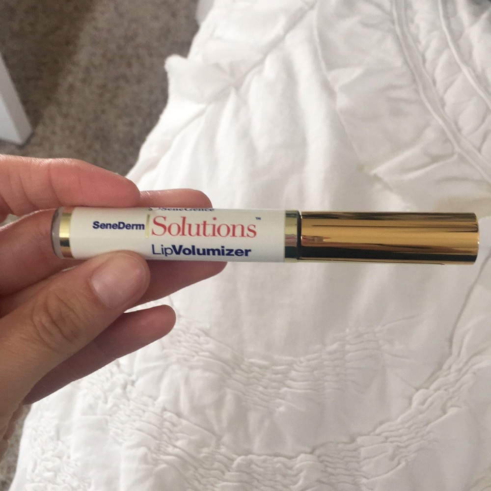 Lipsense Lip volumizer!